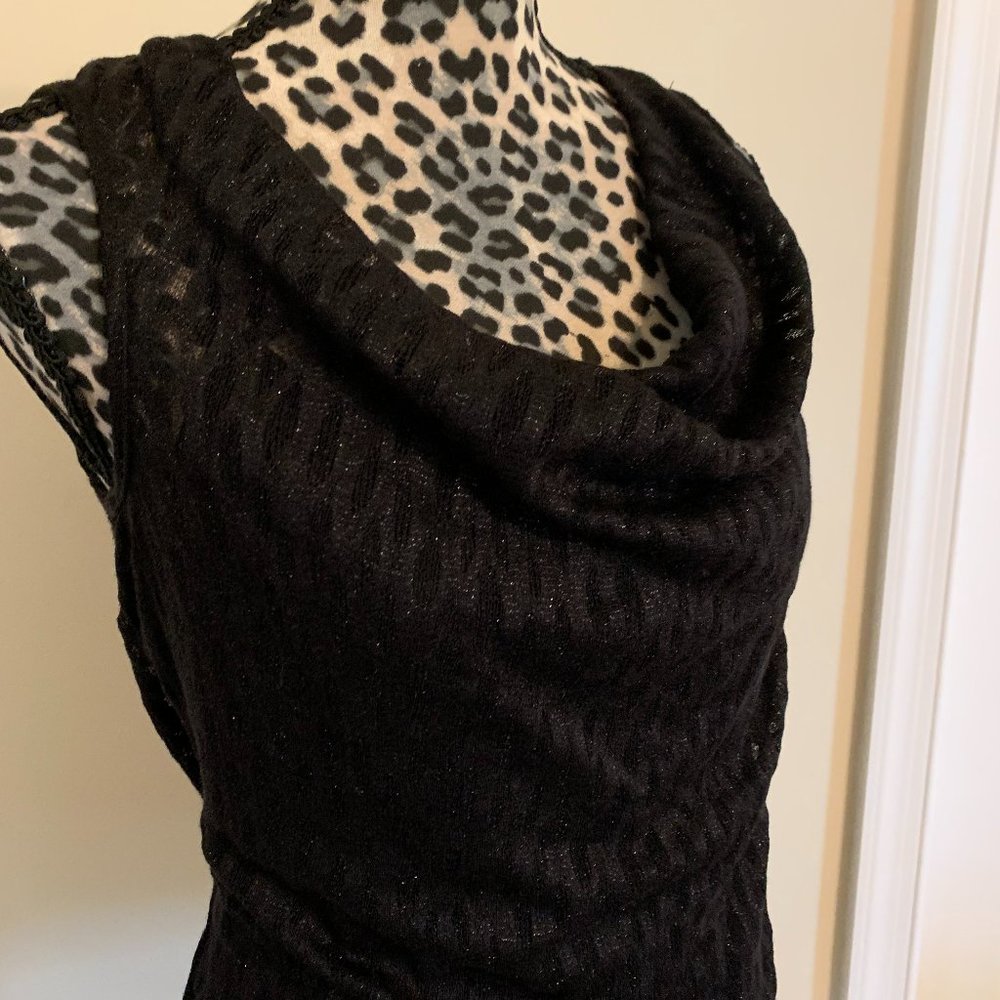 Jones New York Signature Lace Sleeveless Blouse.